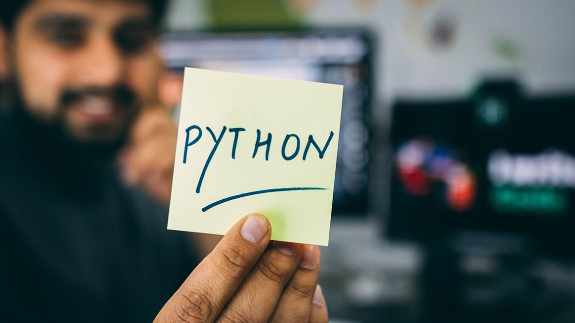 ¿Cuáles son algunos ejemplos del mundo real de cómo se puede usar Python de línea de comandos en los negocios?